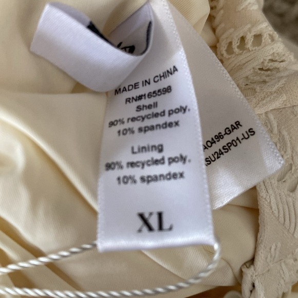 Andie NWT The Macao One Piece Scallop Crochet Size XL Color Gardenia Classic - Picture 9 of 9